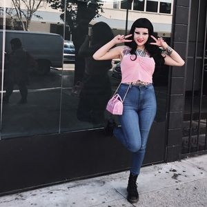 Meet your Posher, Muertita